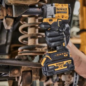 Klucz udarowy Dewalt KLUCZ UDAROWY 1/2" 18V 406Nm 2x5,0Ah Z WYTŁOCZKĄ DO WÓZKA PIERŚCIEŃ DCF921P2G 12