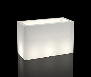 Biała donica Lungo Maxi z oświetleniem 1