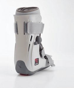 Breg But ortopedyczny pompowany zamiast gipsu Walker NISKI M 2