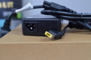 Laptop Lenovo Lenovo (4X20E50562) Lenovo ThinkPad 135W adapter zasilający/ inwentor Uniwersalne Czarny 12