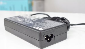 Laptop Lenovo Lenovo (4X20E50562) Lenovo ThinkPad 135W adapter zasilający/ inwentor Uniwersalne Czarny 13