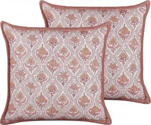 Beliani Lumarko 2 bawełniane poduszki dekoracyjne w kwiaty 45 x 45 cm czerwono-białe PICEA! 1