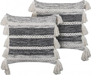 Beliani 2 bawełniane poduszki dekoracyjne z frędzlami 45 x 45 cm czarne z białym ROCHEA! 2