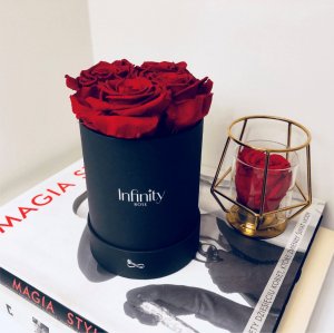 Infinity Rose Czerwone wieczne róże średni czarny flower box Infinity Rose Royal Red 1