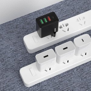 Ładowarka Dudao Dudao szybka ładowarka sieciowa 3x USB / USB Typ C PD QC3.0 20W biały (A5H) 3