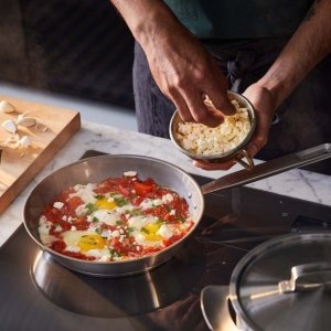 Patelnia Fiskars 26cm 9