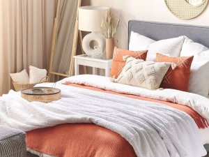 Beliani Koc 150 x 200 cm biały BJAS 2