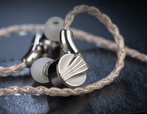 FiiO FiiO LC-RE PRO 2022 - kabel słuchawkowy MMCX z wymiennymi wtykami (Gold-Silver-Copper) 7