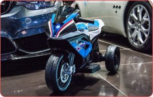 Import SUPER-TOYS MOTOR NA AKUMULATOR ORYGINALNE BMW HP4, DWA SILNIKI/JT5008 2