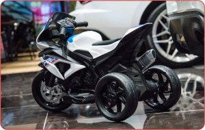 Import SUPER-TOYS MOTOR NA AKUMULATOR ORYGINALNE BMW HP4, DWA SILNIKI/JT5008 3