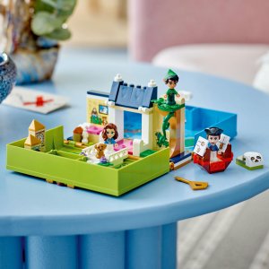 LEGO Disney Książka z przygodami Piotrusia Pana i Wendy (43220) 2