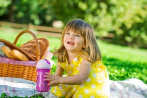 Chicco CHICCO KUBEK NIEKAPEK TERMICZNY ZE SŁOMKĄ 14M+ CHICCO KUBEK TERMICZNY 266 ML 2