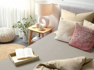 Beliani Bawełniane prześcieradło z gumką 200 x 200 cm beżowoszare JANBU 2