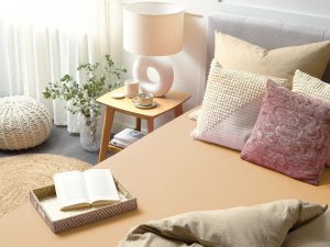 Beliani Bawełniane prześcieradło z gumką 200 x 200 cm piaskowe JANBU 2