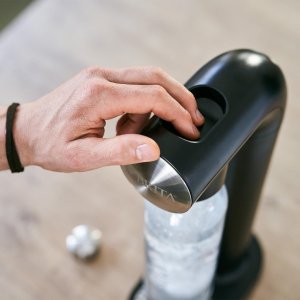 Saturator Brita SodaOne Czarny + 2 naboje z gazem CO2 do saturatora sodaONE 11