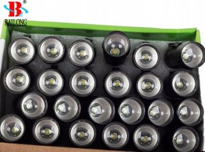 Latarka Verk LATARKA KLASYCZNA BAILONG MINI CREE ZOOM XP-E COB 12