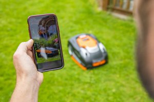 Robot koszący Yard Force YF-RNX100I 4