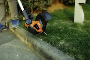 Yard Force Podkaszarka żyłkowa 20 V, 2,0 Ah, szerokość koszenia 25 cm (YF-LTC25) 3