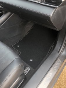 Dikel Dywaniki samochodowe 4szt. Peugeot 308 HB T9 6