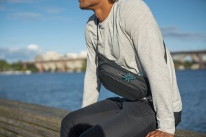 Pacsafe Biodrówka saszetka antykradzieżowa ECO* - czarny z econylu 12