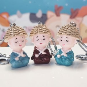 Breloczek myHomelife Breloczek medytujący mnich w kapeluszu #1 niebieski 3