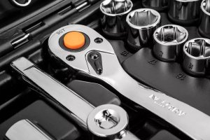 Zestaw narzędzi Neo 10-058 82 el. (10-058) 7