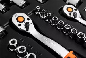 Zestaw narzędzi Neo 10-070 126 el. (10-070) 8