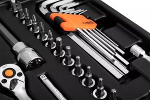 Zestaw narzędzi Neo 10-070 126 el. (10-070) 9