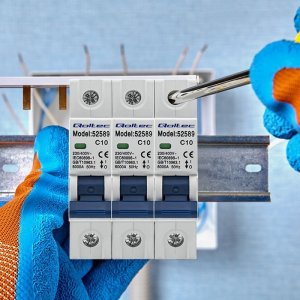 Qoltec Wyłącznik naprądowy C10 | bezpiecznik | AC | 10A | 1P 2