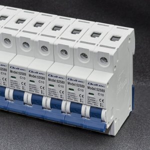 Qoltec Wyłącznik naprądowy C10 | bezpiecznik | AC | 10A | 1P 4