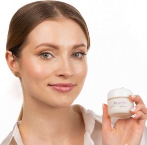 Nacomi Wygładzajacy krem do twarzy Glass Skin 50ml 6