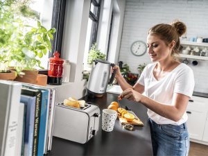 Czajnik Amica KM2011 Srebrny matowy 8