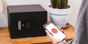 Yale Yale Smart Home Safe YSS/250/EB1 4