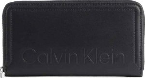 Calvin Klein Portfel marki Calvin Klein model K60K609919 kolor Czarny. Akcesoria Damskie. Sezon: Jesień/Zima NoSize 1