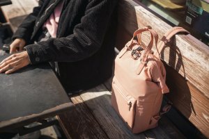 Pacsafe Plecak mini damski antykradzieżowy Pacsafe Citysafe CX Econyl - różowy 12