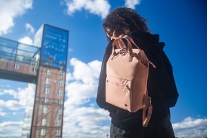 Pacsafe Plecak mini damski antykradzieżowy Pacsafe Citysafe CX Econyl - różowy 13