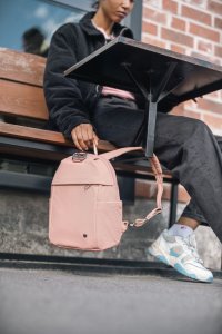 Pacsafe Plecak mini damski antykradzieżowy 8L Pacsafe Citysafe CX Econyl - różowy 6