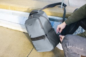 Pacsafe Plecak miejski antykradzieżowy Pacsafe Metrosafe X 25L - ciemnoszary 11
