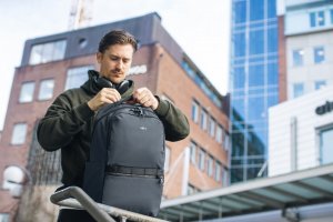 Pacsafe Plecak miejski antykradzieżowy Pacsafe Metrosafe X 25L - ciemnoszary 24