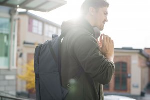 Pacsafe Plecak miejski antykradzieżowy Pacsafe Metrosafe X 25L - ciemnoszary 3