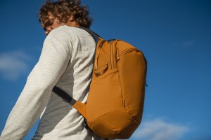 Pacsafe Plecak miejski antykradzieżowy 18l Pacsafe ECO - pomarańczowy , z econylu 3