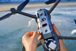 Karta Lexar FLY SDXC 64 GB UHS-I A1 V30 (LMSFLYX064G-BNNNG) 4