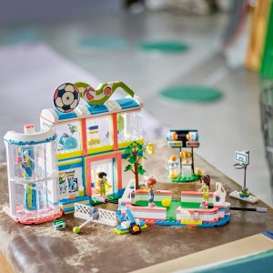 LEGO Friends Centrum sportowe (41744) 6