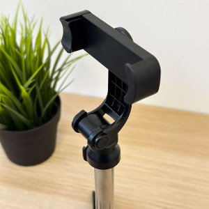 4kom.pl Uchwyt do telefonu Selfie Stick Bluetooth Statyw uchwyt na telefon z pilotem Bluetooth tripod Czarny 10