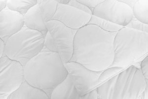 LOZKOHOLICY.PL Sp.z o.o. Sp. K. Kołdra 220 x 200 Pikowana Lars Całoroczna 5