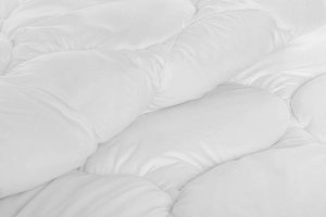 LOZKOHOLICY.PL Sp.z o.o. Sp. K. Kołdra 220 x 200 Pikowana Lars Całoroczna 6