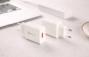 Ładowarka Foneng Ładowarka sieciowa Foneng EU13 + kabel USB do Lightning, 3A (biała) 2