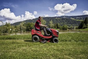 Traktor ogrodowy Solo by AL-KO Traktor ogrodowy T15-93.3 HDS-A COMFORT Solo by AL-KO 127685 9