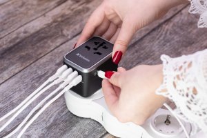 Verbatim 100-250 V Adapter podróżny, CEE7 (widelec) - gniazdo, czarny, Verbatim 16