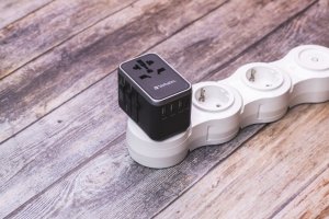 Verbatim 100-250 V Adapter podróżny, CEE7 (widelec) - gniazdo, czarny, Verbatim 17